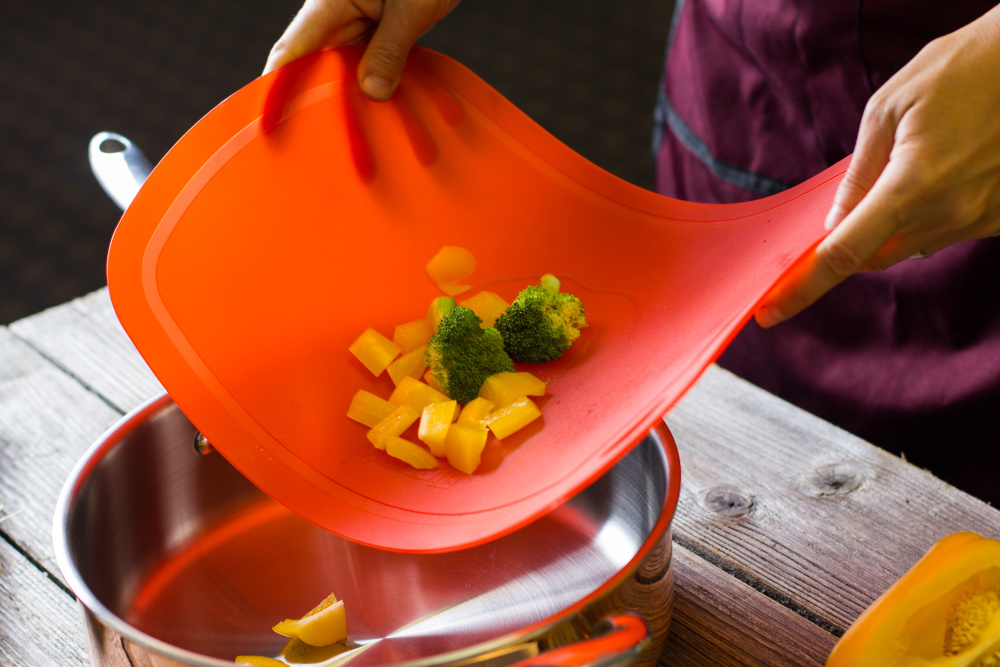 Доска Samura FUSION термопластиковая с антибактериальным покрытием, 380х250х2 (оранжевая)